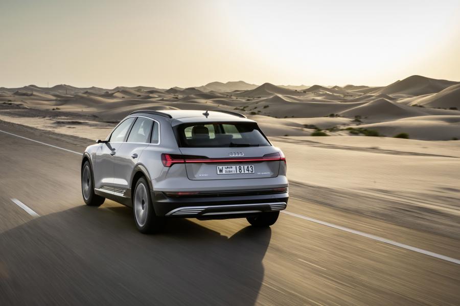  Audi e-tron 55 Quattro 2019 года  (WW) (фото 343 из 452)